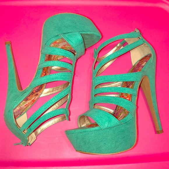 MINT GREEN HEELS - Picture 1 of 5
